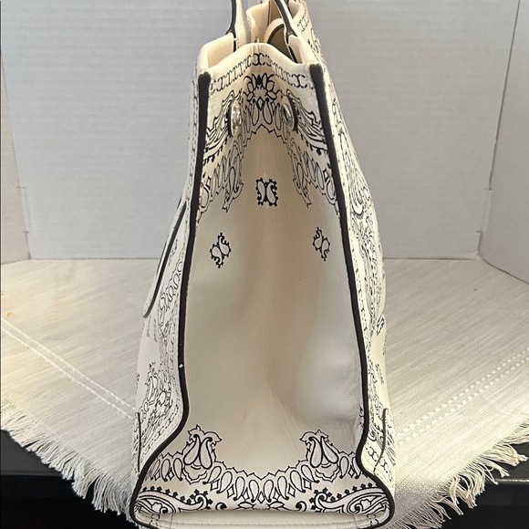 Tory Burch- Ella Printed Leather Tote in Ivory Americana Bandana, EUC - Picture 6 of 17